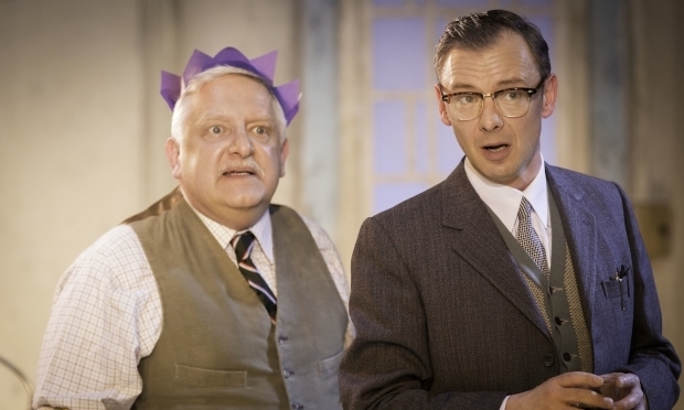 John Simm (Gibbs) & Simon Russell Beale (Roote) © Johan Persson.jpg
